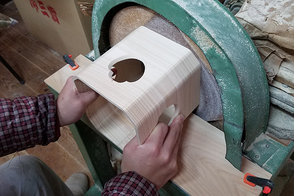 サンディング・フチ裏取り